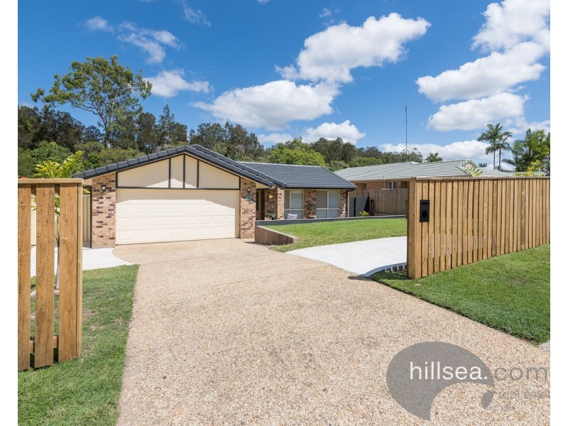 8 Cootharaba Drive, Helensvale QLD 4212