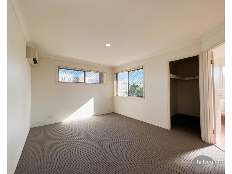 1/21 Central Street, Labrador QLD 4215