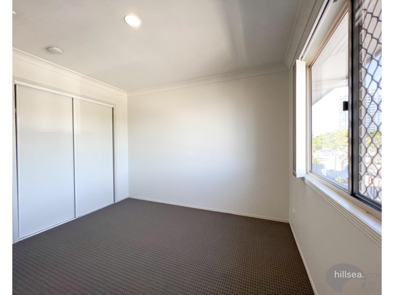 1/21 Central Street, Labrador QLD 4215
