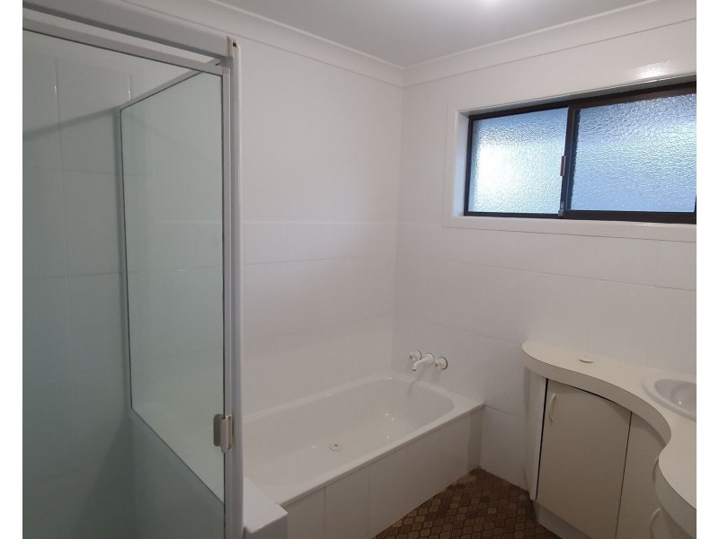 60 O’Grady Drive, Paradise Point QLD 4216