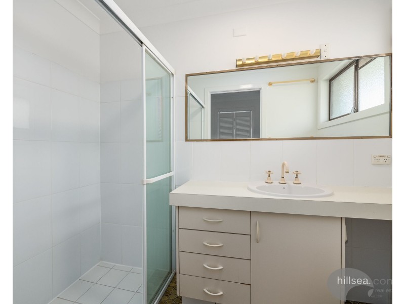 60 O’Grady Drive, Paradise Point QLD 4216