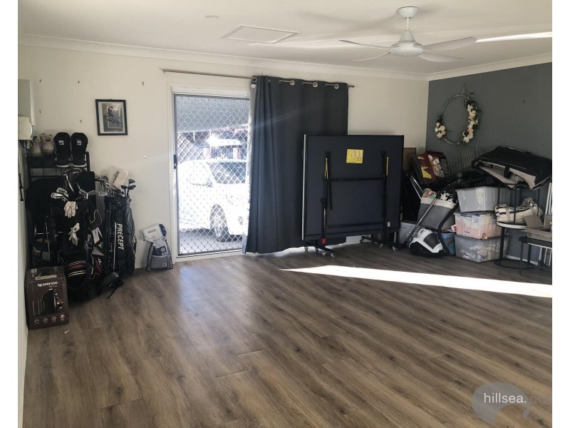 8 County Close, Parkwood QLD 4214