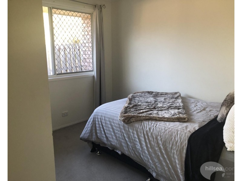 8 County Close, Parkwood QLD 4214