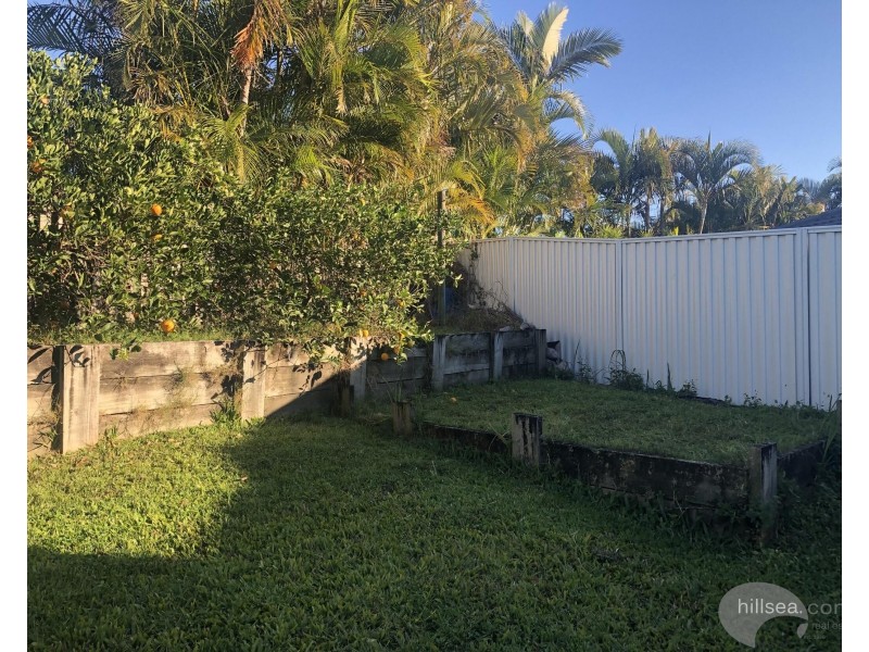 8 County Close, Parkwood QLD 4214