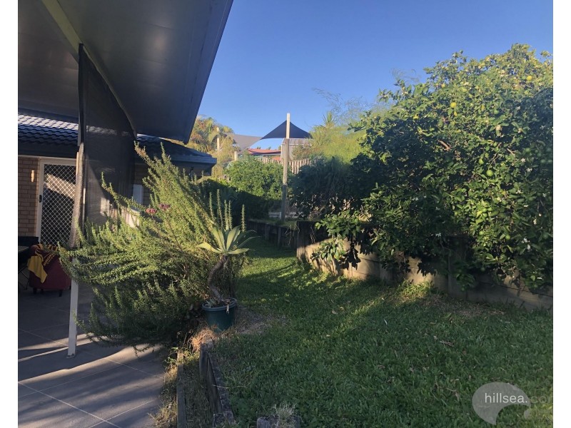 8 County Close, Parkwood QLD 4214