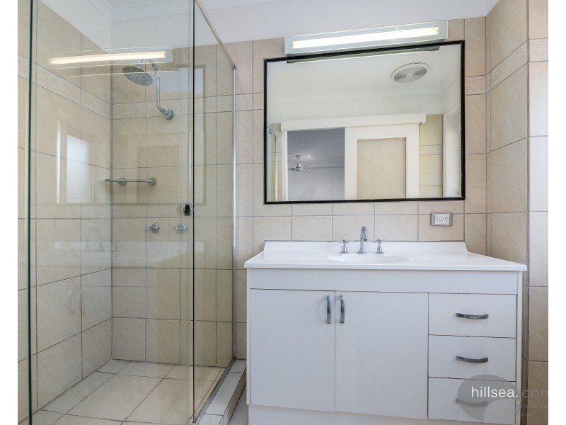 10/4 Madang Crescent, Runaway Bay QLD 4216