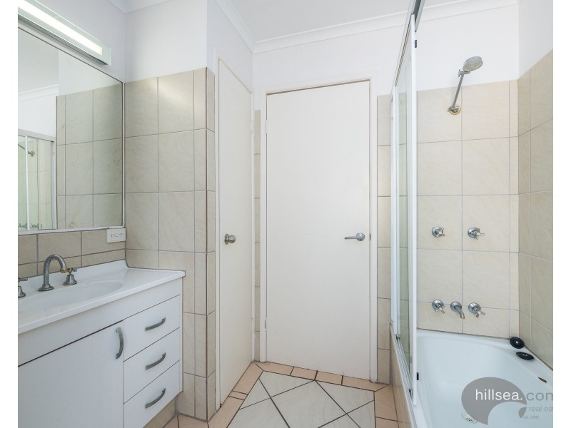 10/4 Madang Crescent, Runaway Bay QLD 4216