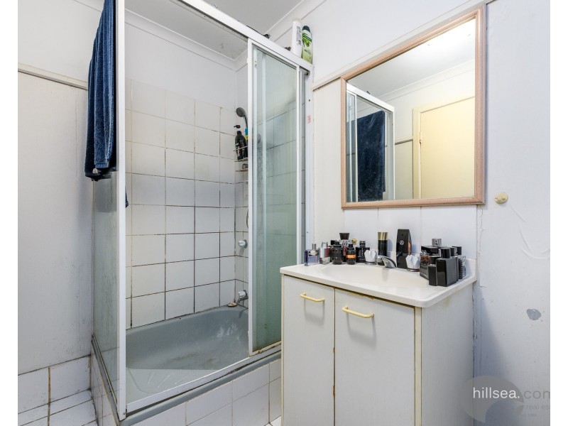 3/24 Darrambal Street, Chevron Island QLD 4217