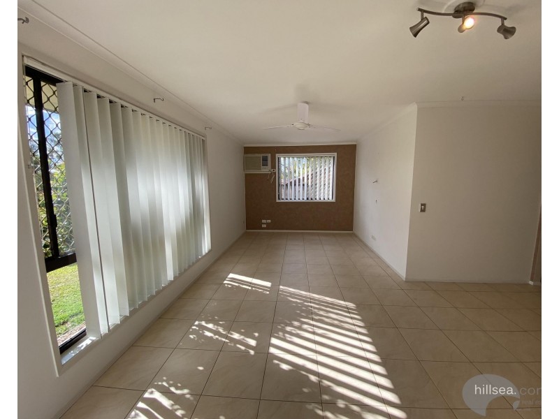 2/9 Cassandra Crescent, Labrador QLD 4215