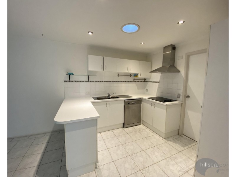 2/9 Cassandra Crescent, Labrador QLD 4215