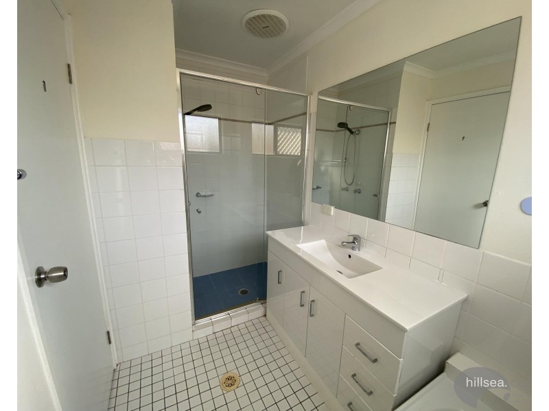 2/9 Cassandra Crescent, Labrador QLD 4215