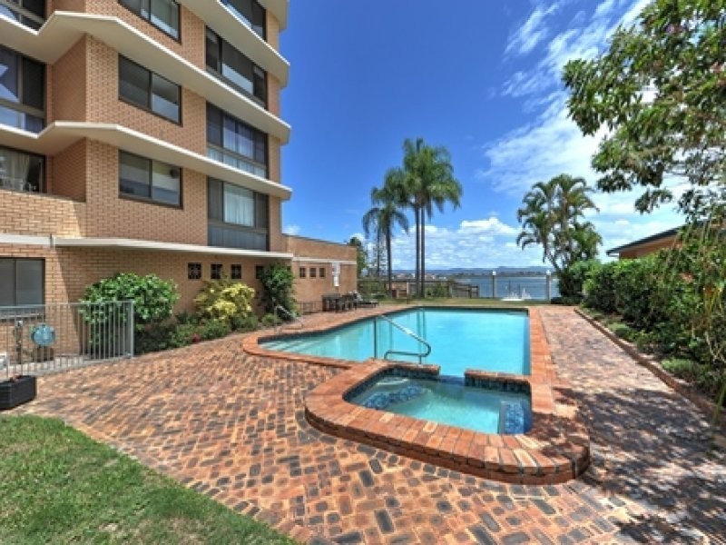 13/8 Paradise Parade, Paradise Point QLD 4216