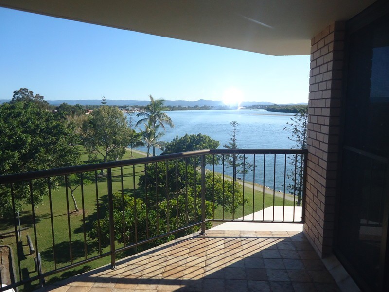 13/8 Paradise Parade, Paradise Point QLD 4216