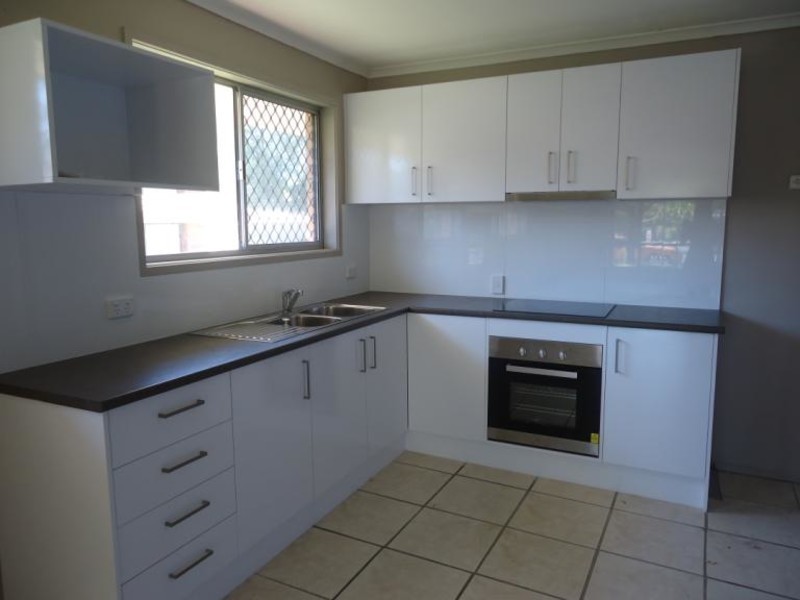 148 Government Road, Labrador QLD 4215