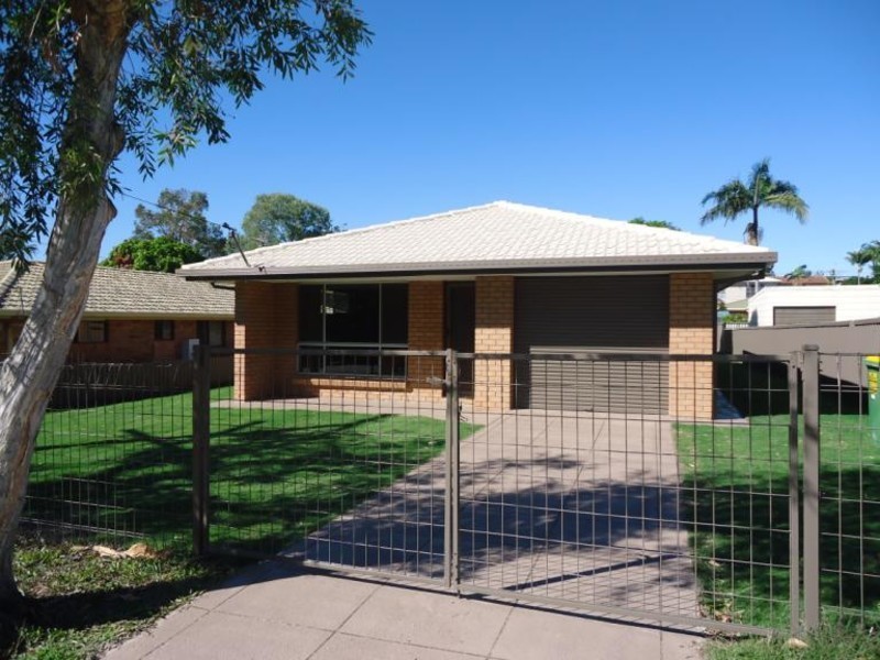 148 Government Road, Labrador QLD 4215