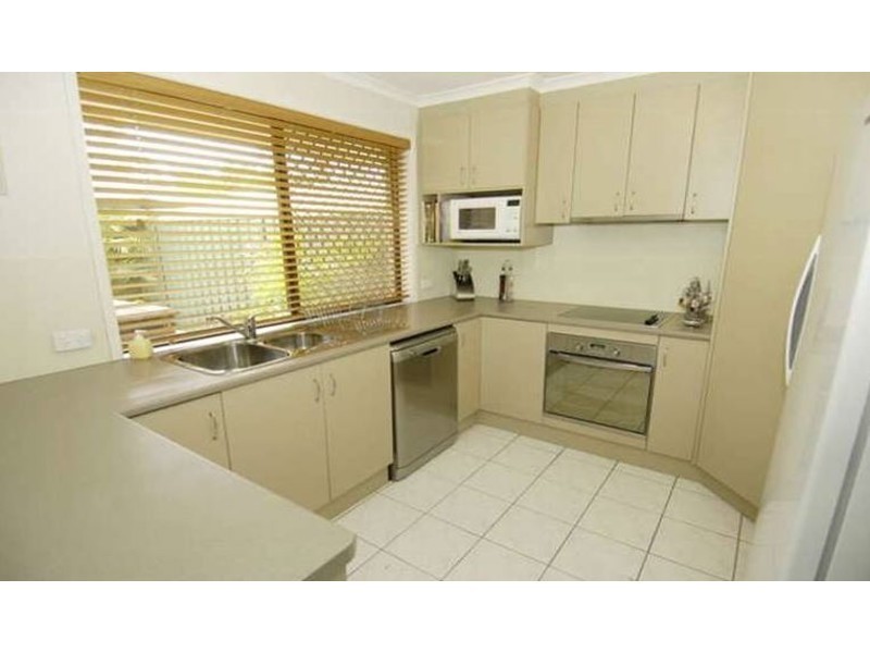 1/37 Morinda Way, Labrador QLD 4215