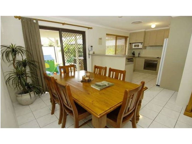 1/37 Morinda Way, Labrador QLD 4215