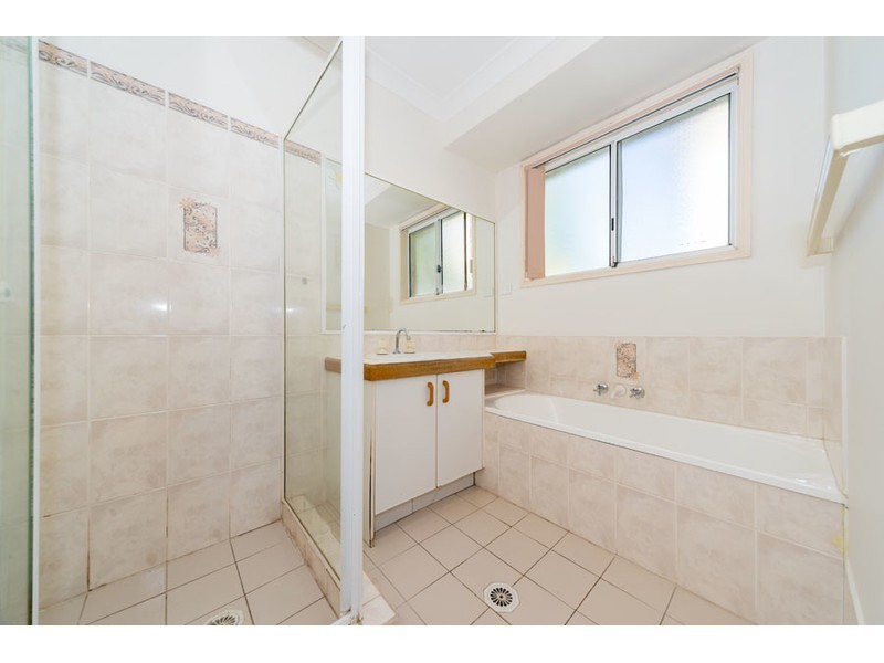 1/487 Pine Ridge Road, Runaway Bay QLD 4216