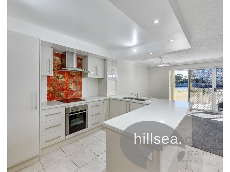 2/3 Vernia Place, Biggera Waters QLD 4216