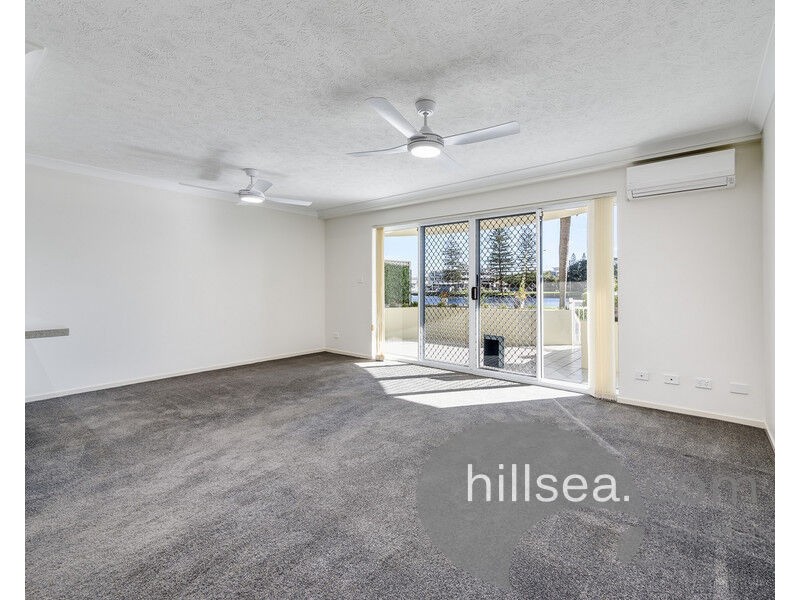2/3 Vernia Place, Biggera Waters QLD 4216