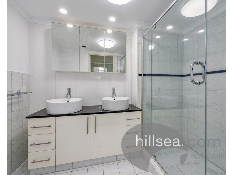 2/3 Vernia Place, Biggera Waters QLD 4216