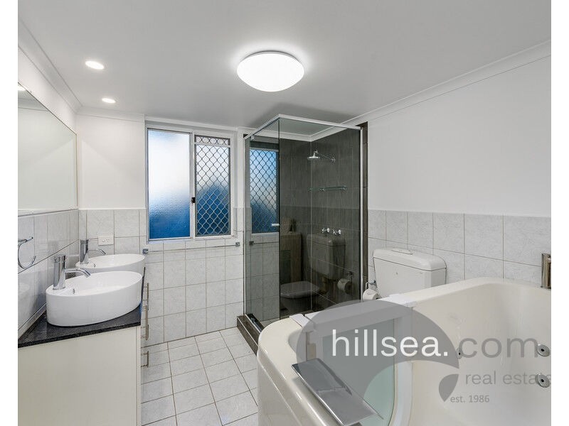 2/3 Vernia Place, Biggera Waters QLD 4216
