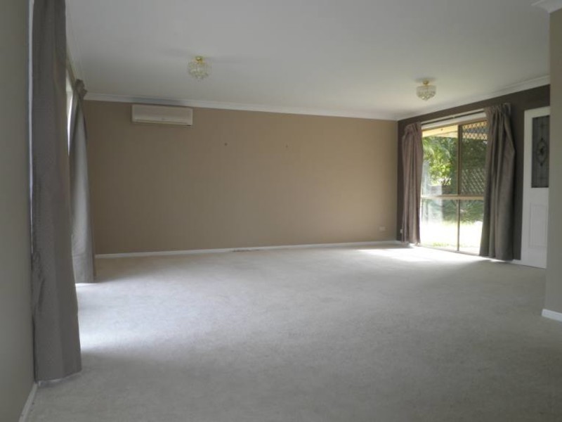 76 Open Drive, Arundel QLD 4214