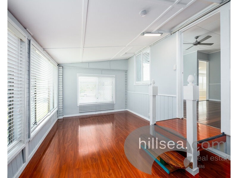 90 Robert Street, Labrador QLD 4215