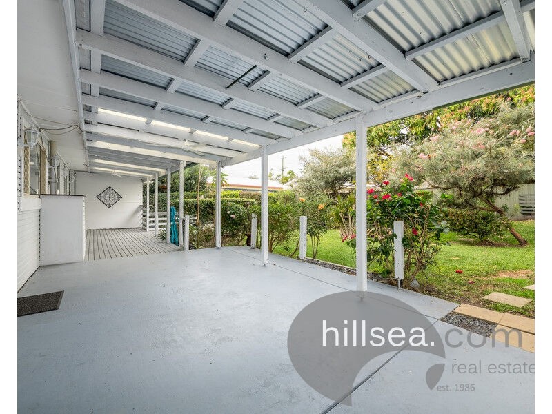 90 Robert Street, Labrador QLD 4215