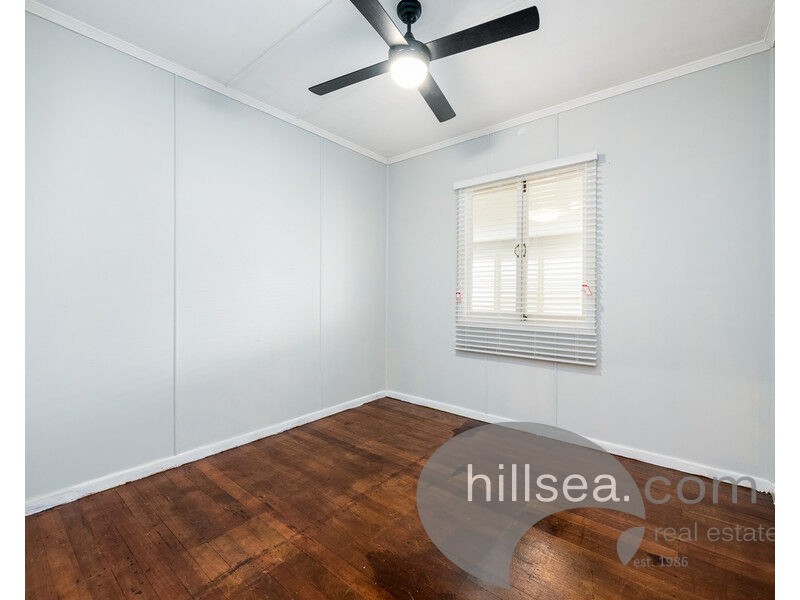 90 Robert Street, Labrador QLD 4215