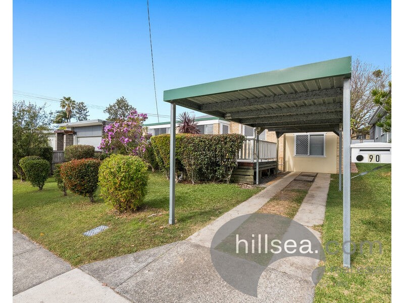 90 Robert Street, Labrador QLD 4215