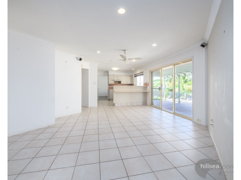 18 Cherry Hill Crescent, Parkwood QLD 4214