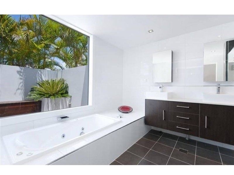 106 Monterey Keys Drive, Helensvale QLD 4212