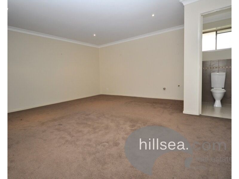 4 Baxter Court, Arundel QLD 4214
