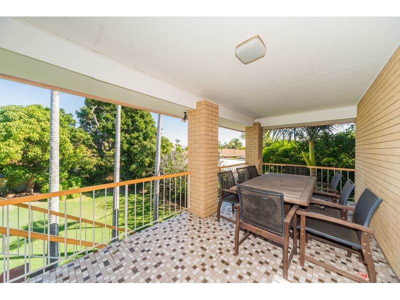 6 Daru Avenue, Runaway Bay QLD 4216