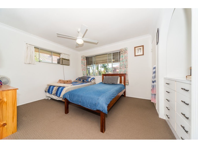 6 Daru Avenue, Runaway Bay QLD 4216