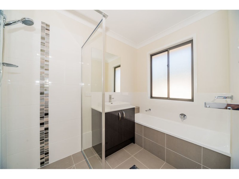 27 Dorretti Circuit, Upper Coomera QLD 4209