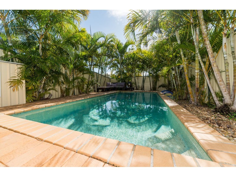 2/4 Brady Drive, Coombabah QLD 4216