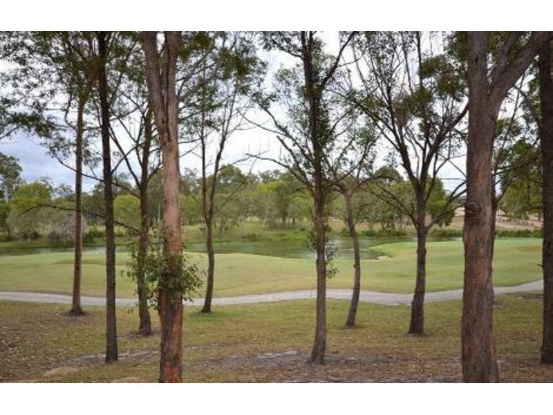 1 Maltravers Drive, Arundel QLD 4214