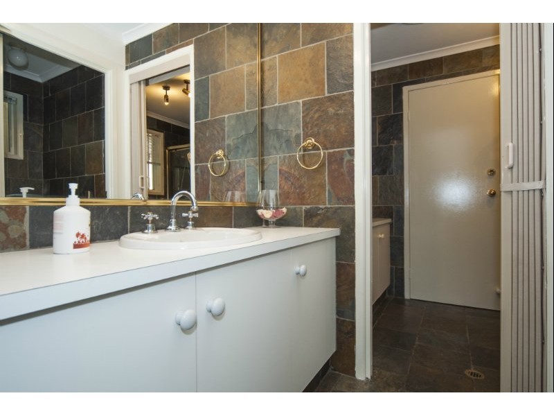 2 Dubbo Court, Helensvale QLD 4212