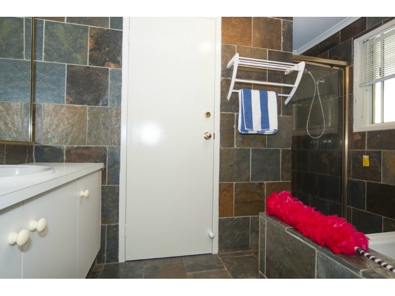 2 Dubbo Court, Helensvale QLD 4212