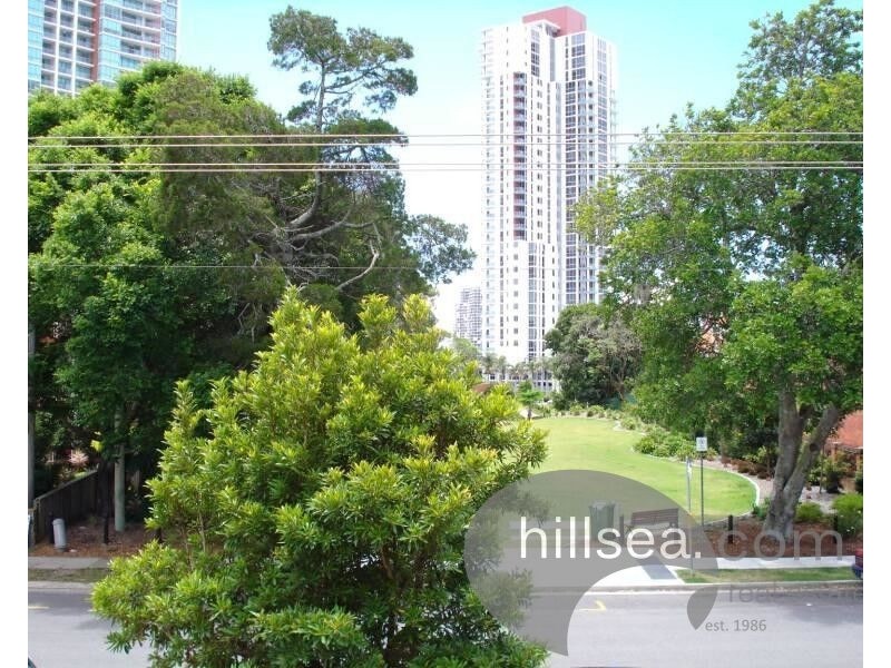 1/64 Bauer Street, Southport QLD 4215