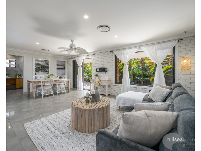 73 Poinsettia Avenue, Hollywell QLD 4216