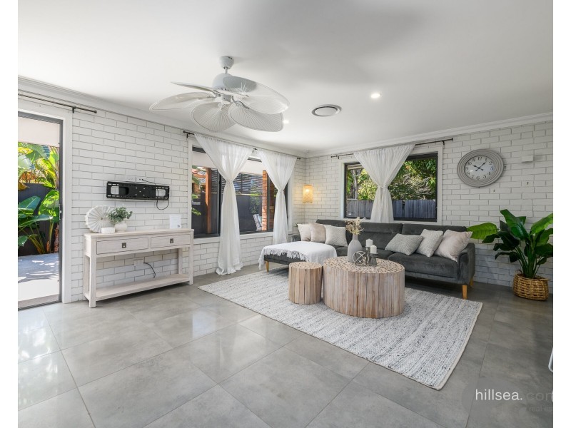 73 Poinsettia Avenue, Hollywell QLD 4216