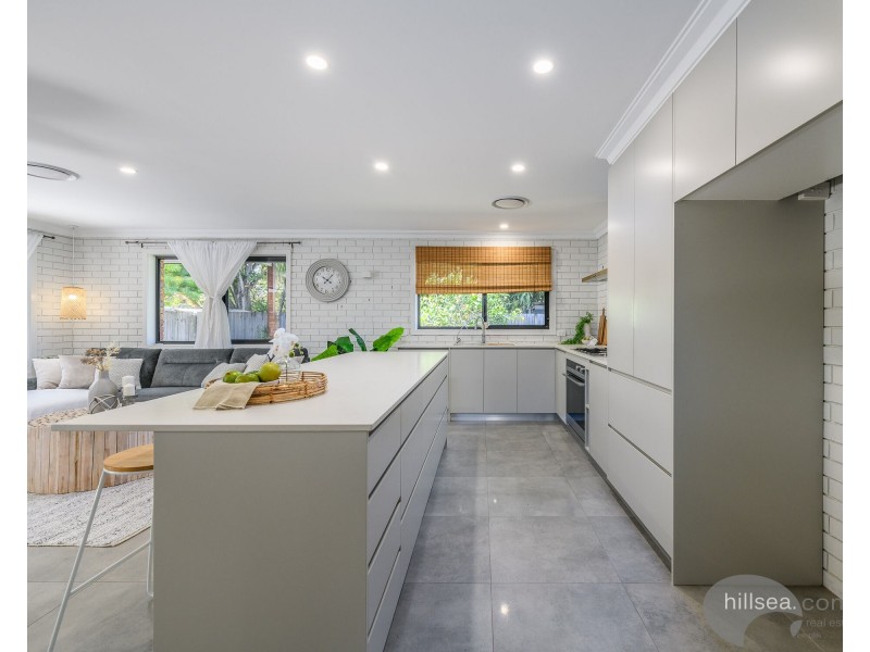 73 Poinsettia Avenue, Hollywell QLD 4216