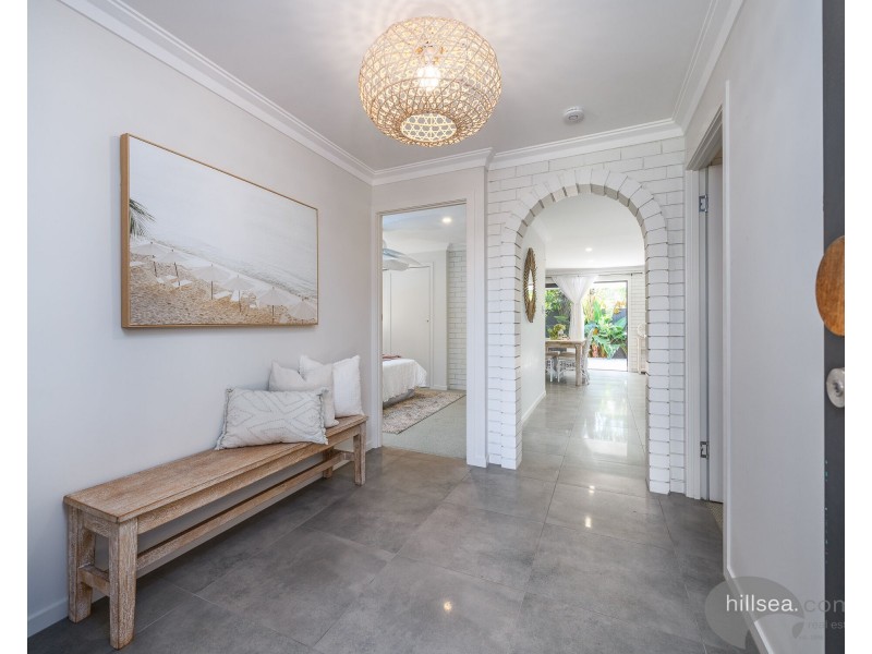 73 Poinsettia Avenue, Hollywell QLD 4216