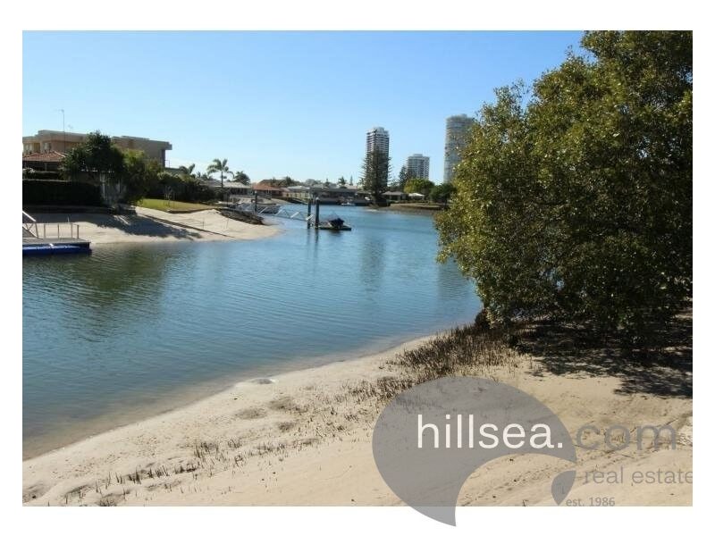 27 Vaggelas Crescent, Biggera Waters QLD 4216