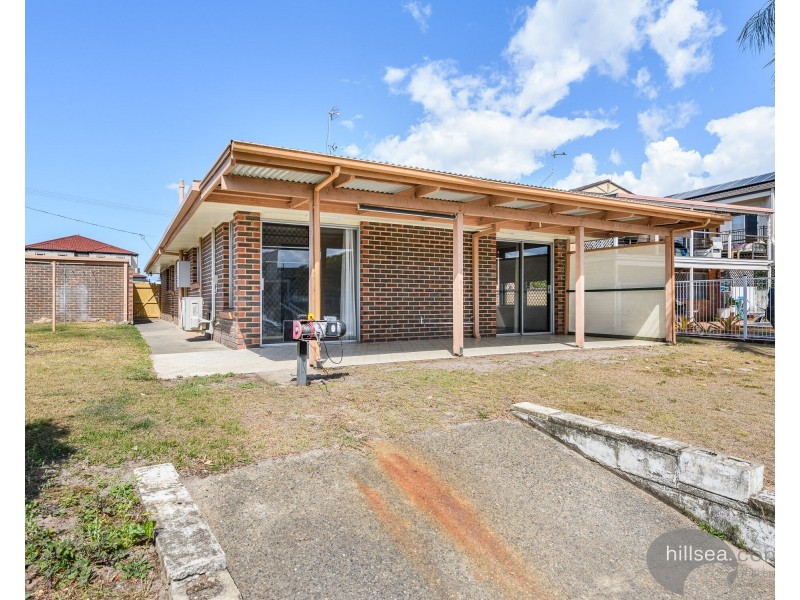 27 Vaggelas Crescent, Biggera Waters QLD 4216