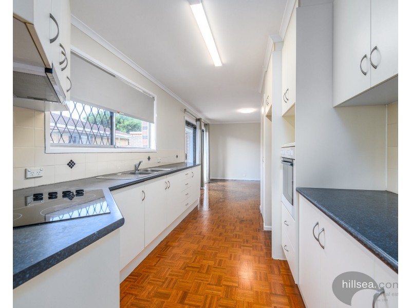 27 Vaggelas Crescent, Biggera Waters QLD 4216
