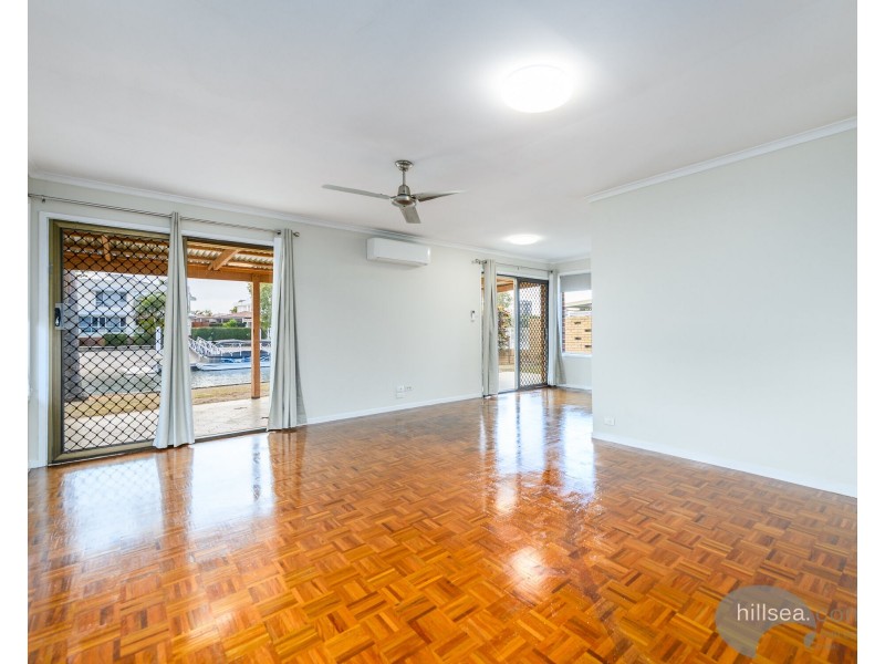 27 Vaggelas Crescent, Biggera Waters QLD 4216